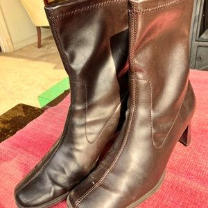 Stretchy dress calf-height boot
